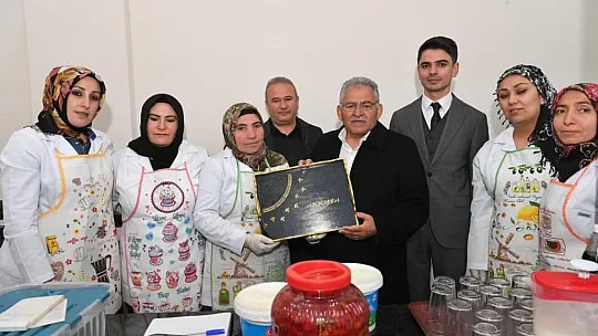 Başkan Büyükkılıç, Akkışla'da üreten kadınlarla buluştu