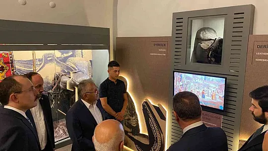 Bakan Muş, esnaf müzesini gezdi