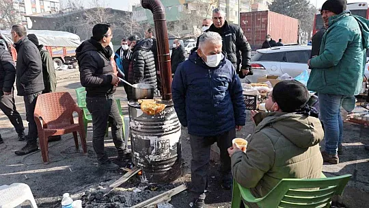 Başkanlar, deprem bölgesinde...