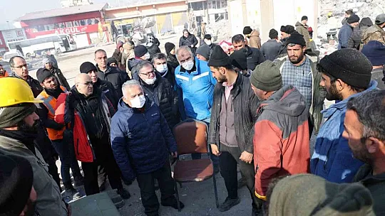 Başkanlar, deprem bölgesinde...