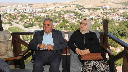 Başkan Büyükkılıç, Cam Terasta manzarayı izledi