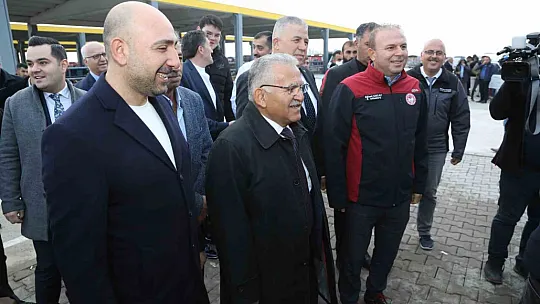 Başkan Büyükkılıç, Canlı Hayvan Pazarı'nda sıkı pazarlığa katıldı