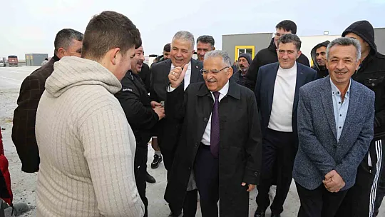 Başkan Büyükkılıç, Canlı Hayvan Pazarı'nda sıkı pazarlığa katıldı