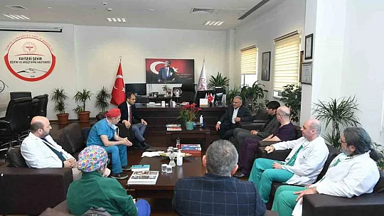 Başkan Büyükkılıç depremzedeleri hastanede ziyaret etti