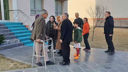 Başkan Büyükkılıç, depremzedelerin her zaman yanında