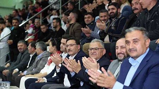 Başkan Büyükkılıç, Develi Belediyespor Maçını İzledi