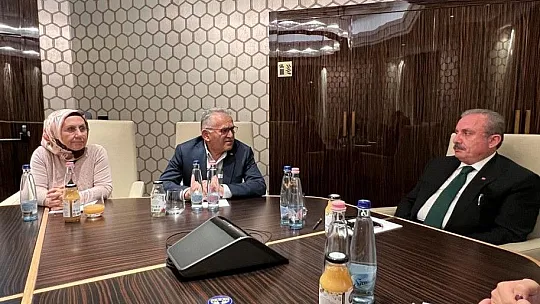Türk Şehitliği'ni ziyaret ettiler