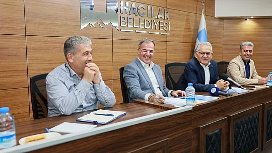 Başkanlar, Hacılar'da muhtarları dinledi: Gözbebeğimizsiniz!