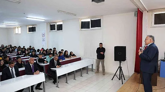Büyükkılıç, öğrencilerle buluştu...