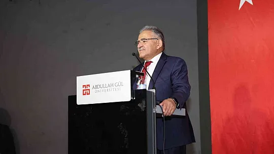 Çiçek ve Büyükkılıç AGÜ'de Teknofest gençliğiyle buluştu