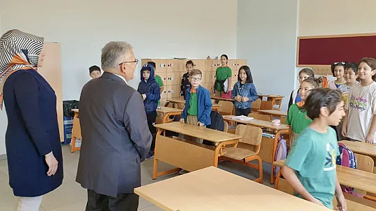Başkan Büyükkılıç, minikleri yanlız bırakmadı
