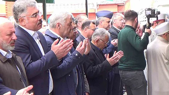 Büyükkılıç'ın Ablası Son Yolculuğuna Uğurlandı