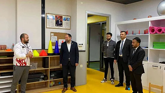 AK Parti Milletvekili Karayel, Belediyenin projelerini inceledi