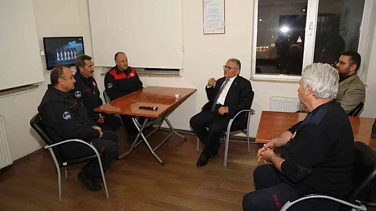 Başkan Büyükkılıç, kahraman itfaiyecilerle buluştu