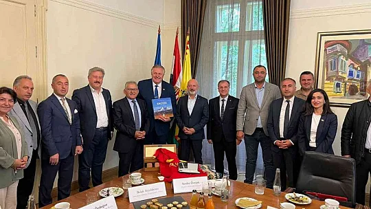 Macaristan ziyaretini değerlendiren Büyükkılıç: Huzur içerisinde gittik, huzur içerisinde geldik