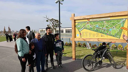 Başkan Büyükkılıç, Millet Bahçesi'ni dolduran vatandaşlarla buluştu