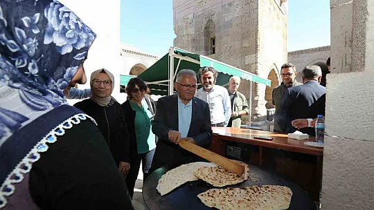 Başkan Büyükkılıç tarihi Sultan Hanı'nda