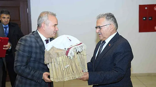 Başkan Büyükkılıç, öğretmenlere özel önem veriyor