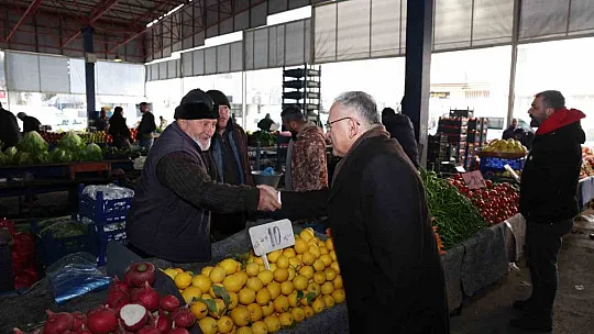 Büyükkılıç'tan pazar sohbeti...