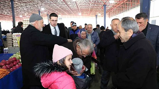 Büyükkılıç'tan pazar sohbeti...