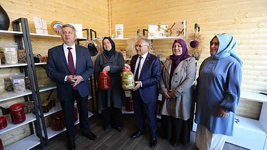 Başkan Büyükkılıç'tan cam terasta 'birlik ve beraberlik' mesajı