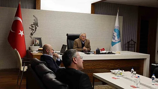 İlçe belediye başkanlarıyla 'deprem' toplantısı yapıldı