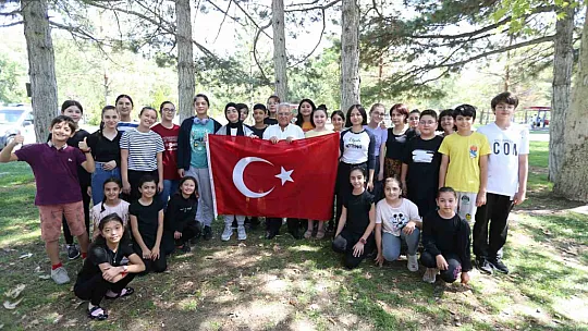 Büyükkılıç'tan kapanışına özel türkü