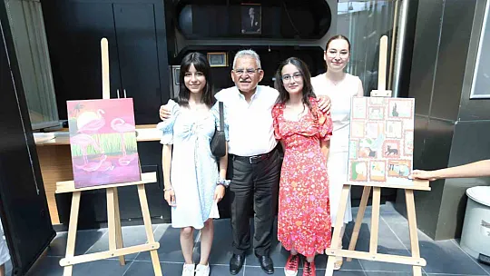 Büyükkılıç'tan kapanışına özel türkü
