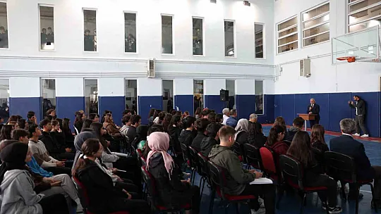 Başkan Büyükkılıç öğrencilerle buluştu