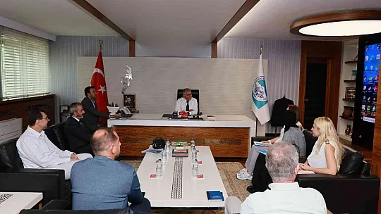 Başkan Büyükkılıç'tan raylı sistem toplantısı