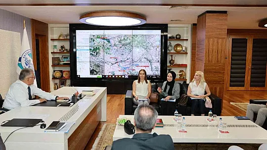 Başkan Büyükkılıç'tan raylı sistem toplantısı