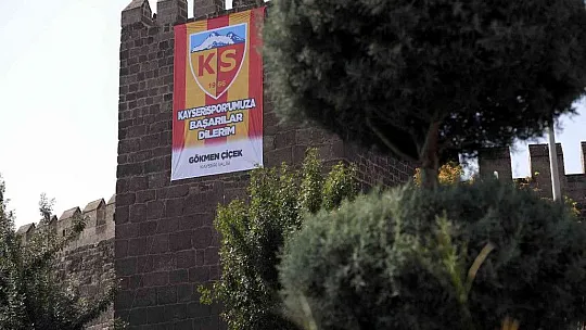 Kale surlarında Kayserispor'a 'pankartlı' destek!