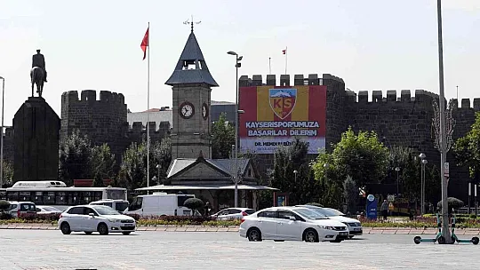 Kale surlarında Kayserispor'a 'pankartlı' destek!