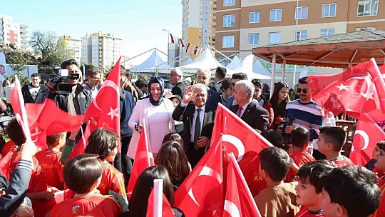 Başkan Büyükkılıç'tan miniklere 'Kayserispor' sürprizi