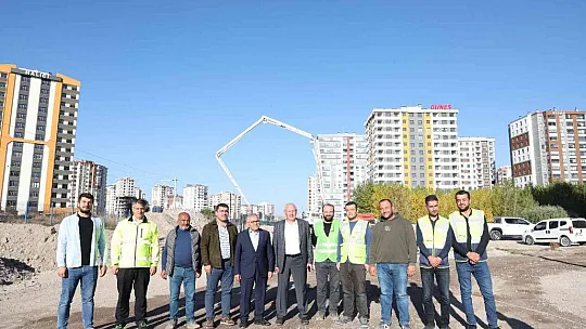 Başkan Büyükkılıç'tan üst geçit incelemesi