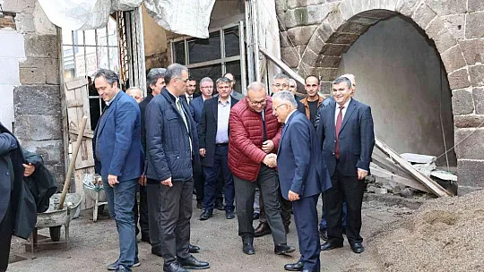 Büyükkılıç, vatandaşlara lokum ikram etti!
