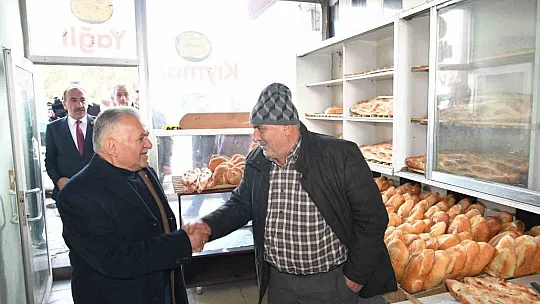 Başkan Büyükkılıç, Tomarza'da esnaf ve vatandaşla buluştu