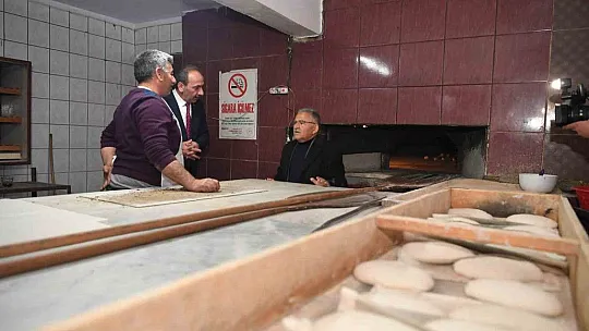 Başkan Büyükkılıç, Tomarza'da esnaf ve vatandaşla buluştu