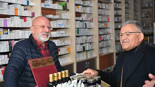 Başkan Büyükkılıç, Tomarza'da esnaf ve vatandaşla buluştu