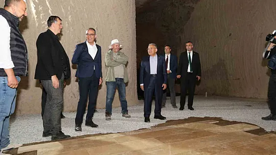 Başkan Büyükkılıç müzede incelemelerde bulundu