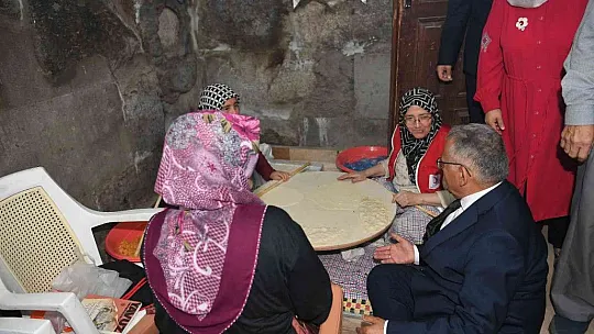 Büyükkılıç ve Vali hayır panayırına katıldı