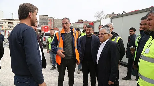 Başkan Büyükkılıç, Vali Çiçek ile birlikte konteyner çarşıda incelemelerde bulundu