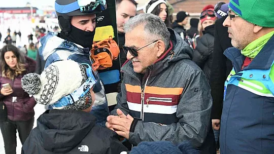 Büyükkılıç, Turistlerle Erciyes'te Buluştu