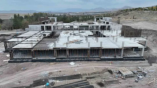 Başkan Büyükkılıç, Türkiye'nin en büyük merkezini inceledi