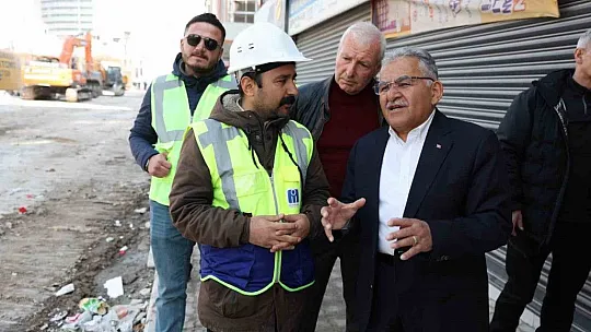 Büyükkılıç Yurtlarda Kalan Depremzedeleri Ziyaret Etti