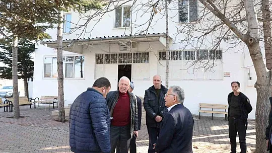Büyükkılıç Yurtlarda Kalan Depremzedeleri Ziyaret Etti