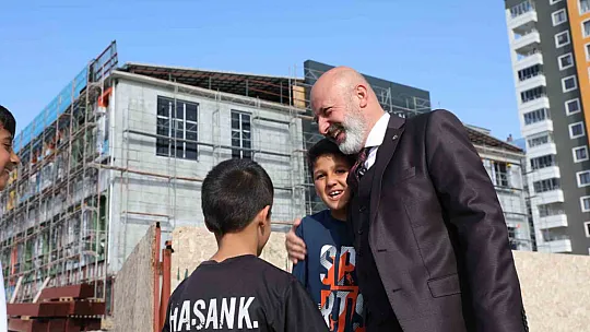 Başkan Çolakbayrakdar: Herkese hizmet verecek