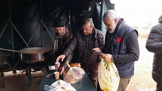Çolakbayrakdar: 104 personelimiz ve 41 aracımızla deprem bölgesindeyiz