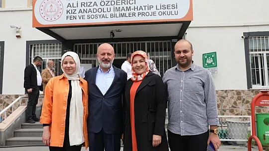 Çolakbayrakdar: Türkiye tüm dünyaya Demokrasi dersi verdi