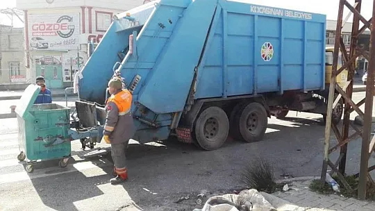 Başkan Çolakbayrakdar 'Depremin ilk saatlerinden itibaren gece-gündüz durmadan çalışıyoruz'